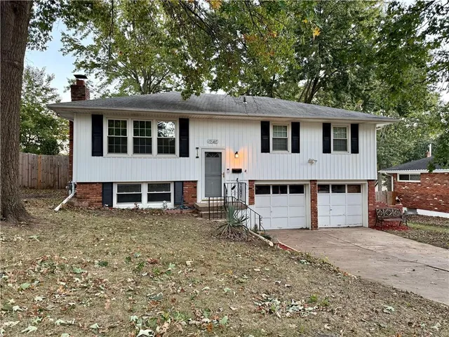 $230,000 | 15307 East 44th Terrace South, Independence, MO 64055