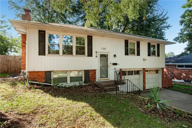$230,000 | 15307 East 44th Terrace South, Independence, MO 64055