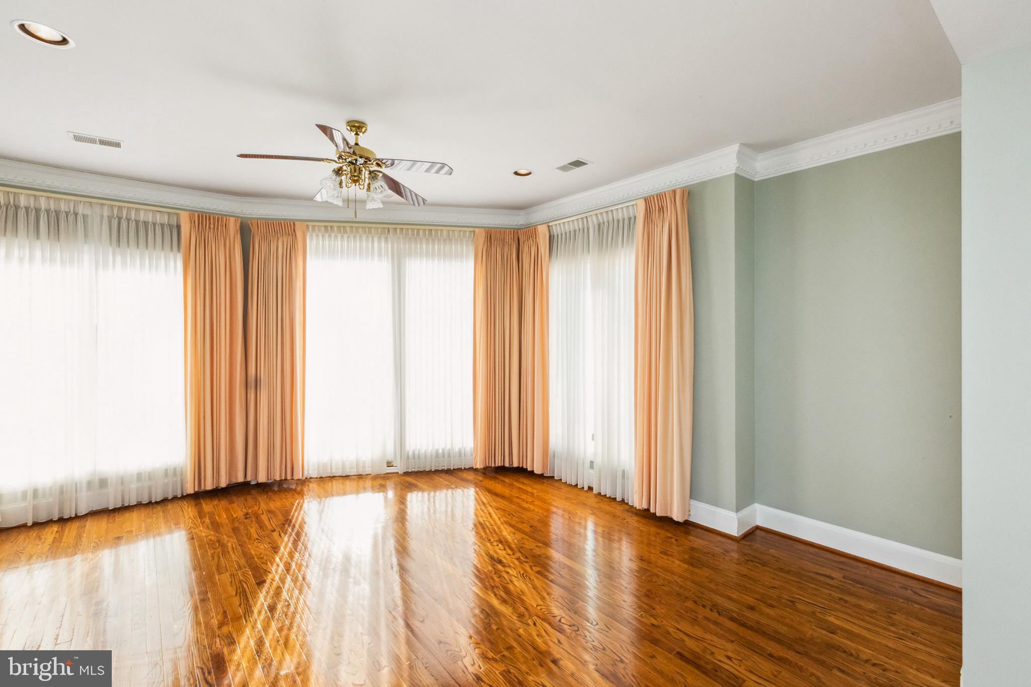 13474 Open Highland, MD 20777 - Photo 45 of 81 primary Sitting room w Pella slider to balcony