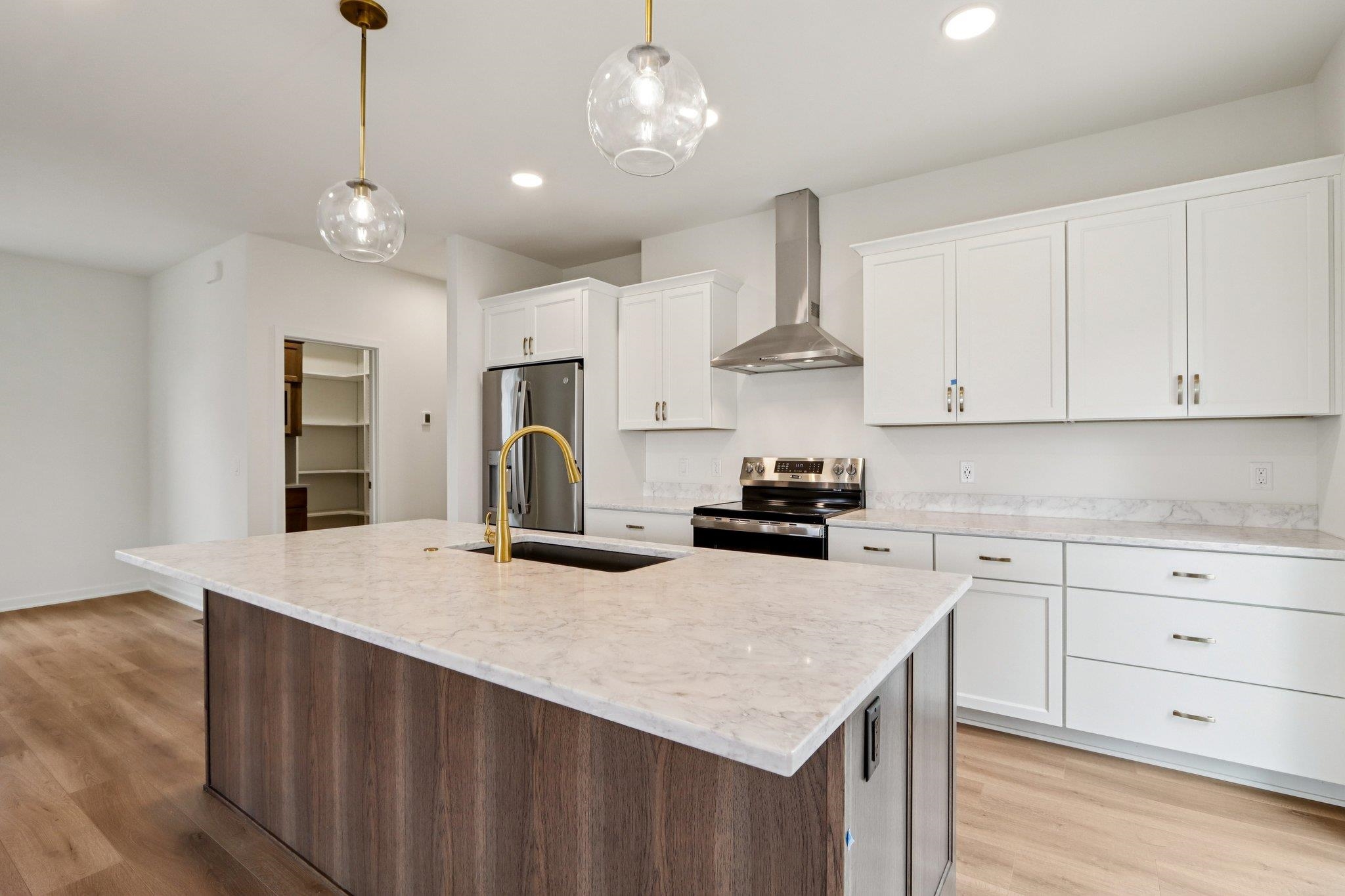 6671 Linnet Middleton, WI 53562 - Photo 5 of 17