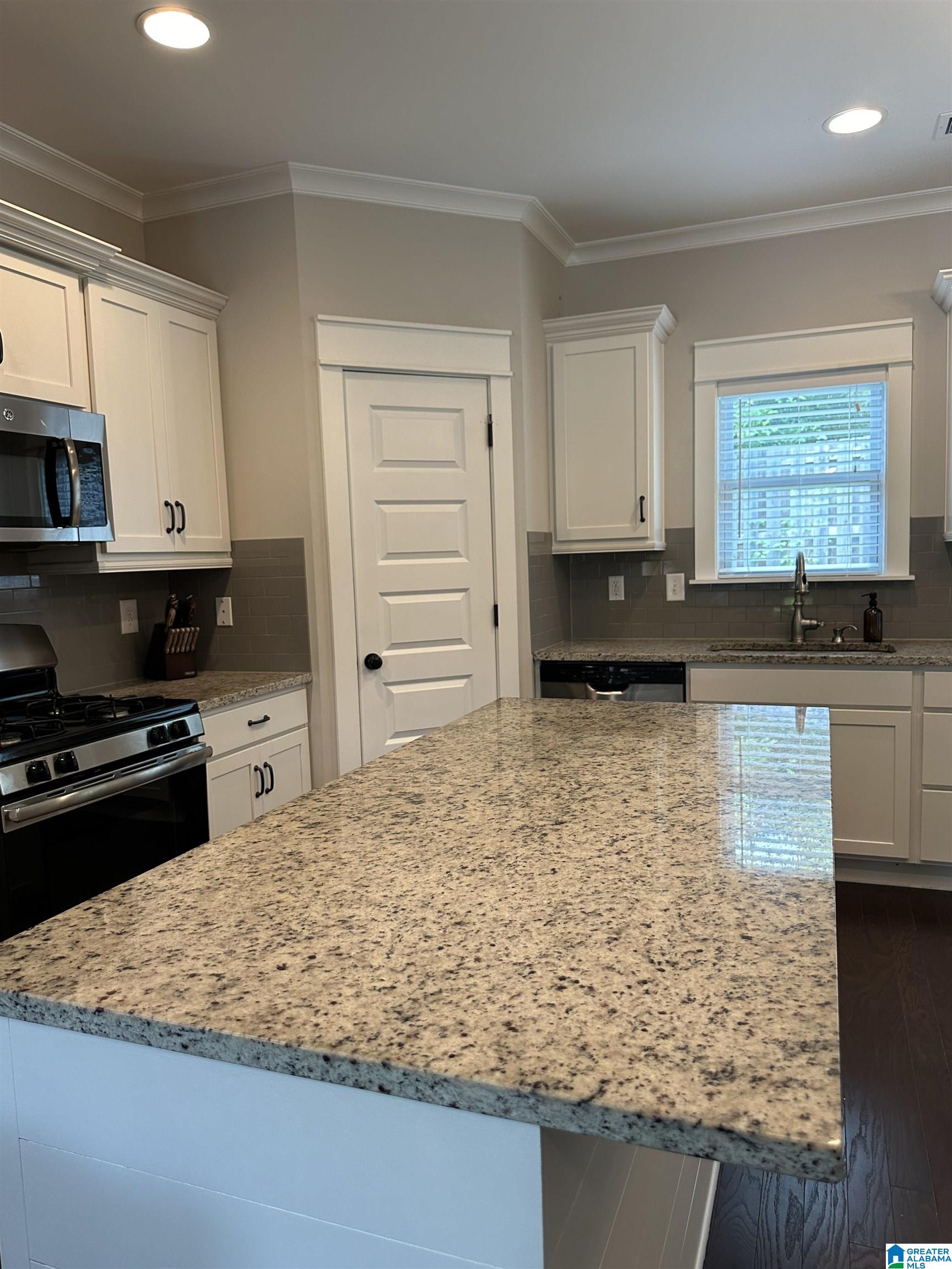 3962 Crest Landing Birmingham, AL 35210 - Photo 9 of 21