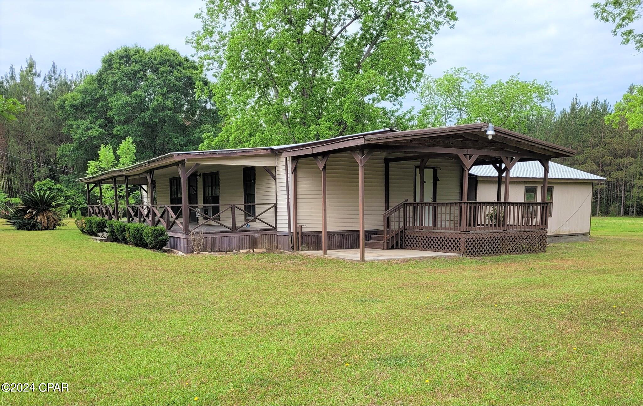 608 Hutchinson Road Chipley, FL 32428 - Photo 3 of 31 Gallery Image 3