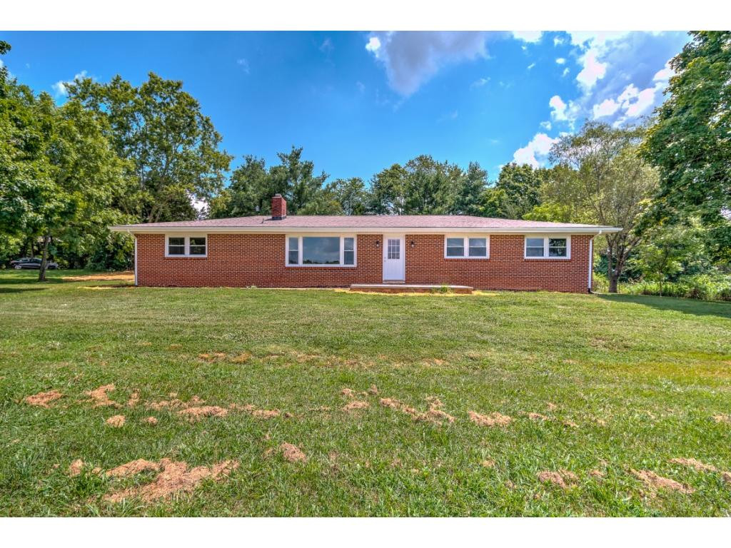 575 Mountain View Road Bluff City, TN 37618 - Photo 1 of 32 Photo 1