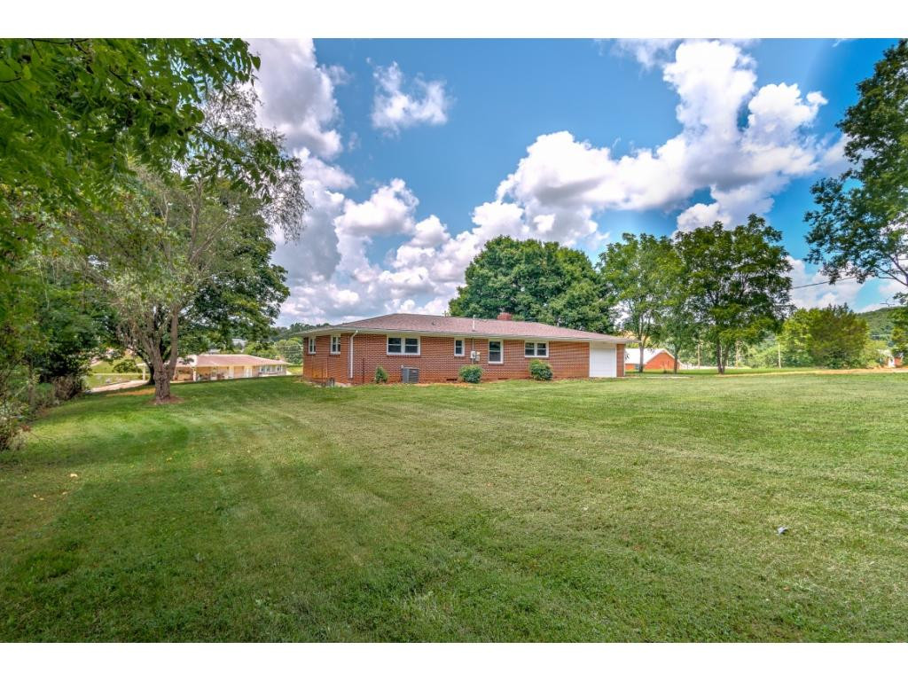 575 Mountain View Road Bluff City, TN 37618 - Photo 29 of 32 Photo 29