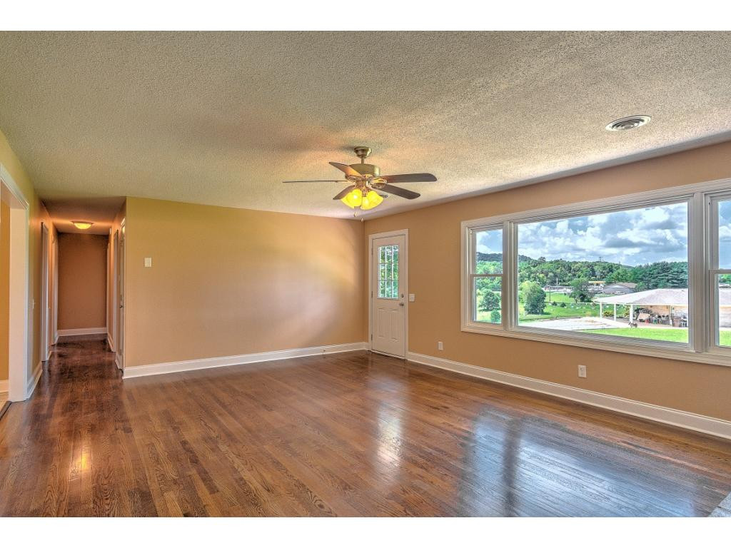 575 Mountain View Road Bluff City, TN 37618 - Photo 5 of 32 Photo 5