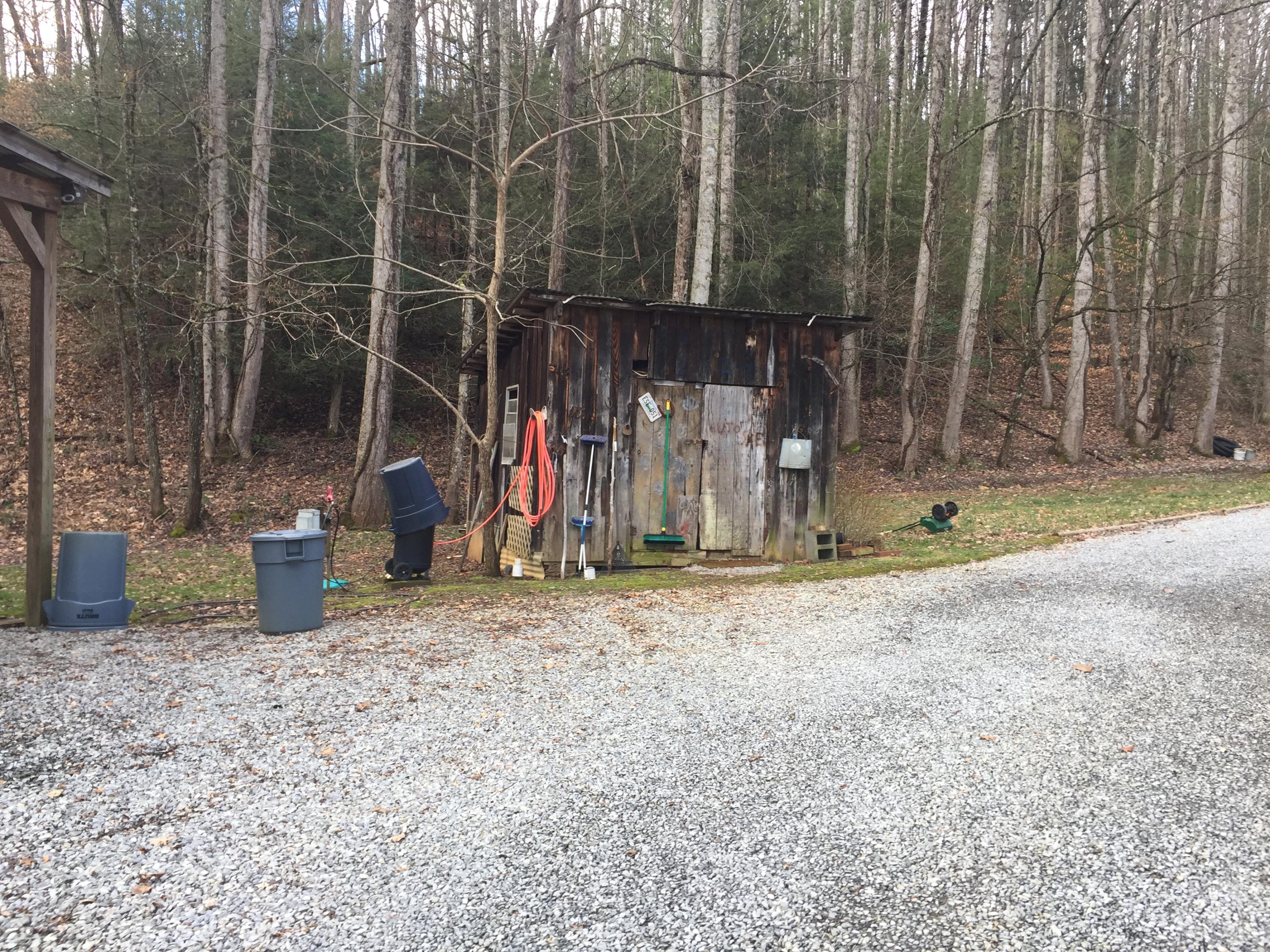 134 Roy Garland Road Elizabethton, TN 37643 - Photo 42 of 45 Dane 33