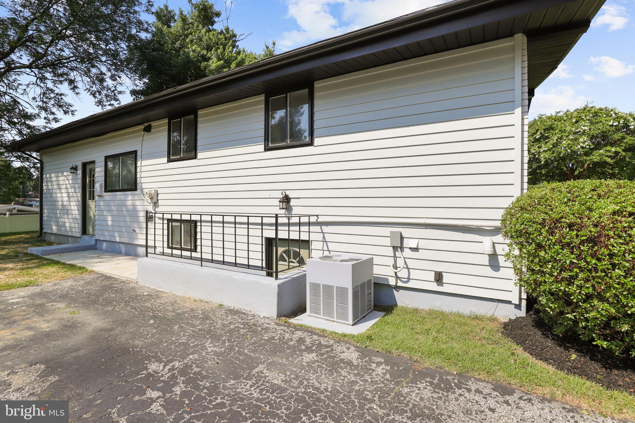 8213 Arrowhead Road Pikesville, MD 21208 - Photo 44 of 49