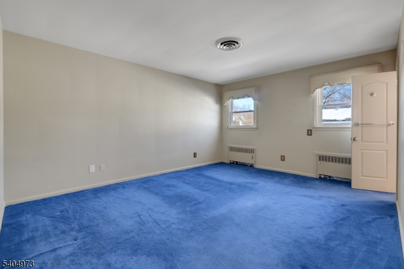 117 Yantacaw Brook Road Montclair, NJ 07043 - Photo 11 of 24