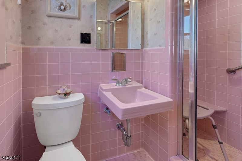 117 Yantacaw Brook Road Montclair, NJ 07043 - Photo 13 of 24