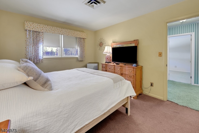 117 Yantacaw Brook Road Montclair, NJ 07043 - Photo 16 of 24