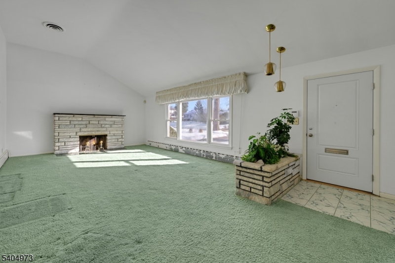 117 Yantacaw Brook Road Montclair, NJ 07043 - Photo 4 of 24