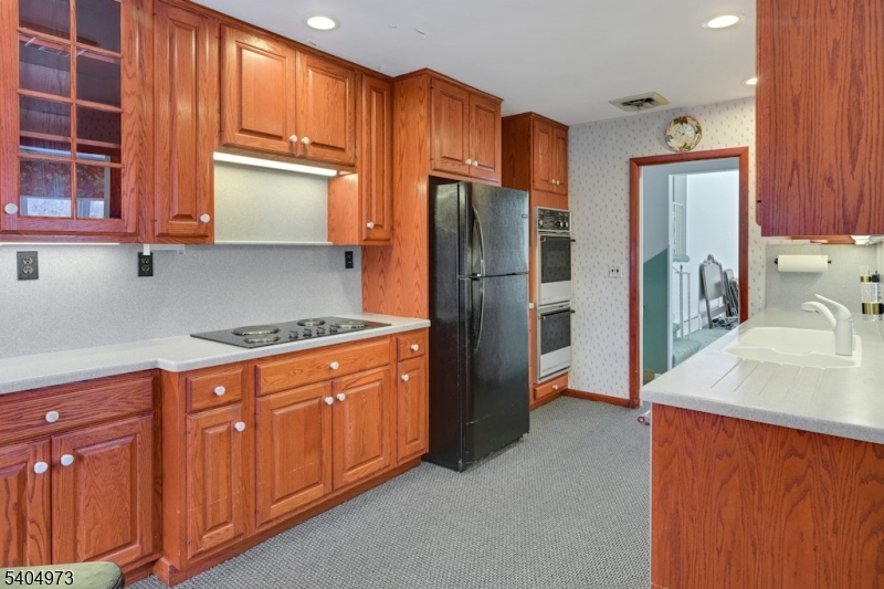 117 Yantacaw Brook Road Montclair, NJ 07043 - Photo 8 of 24