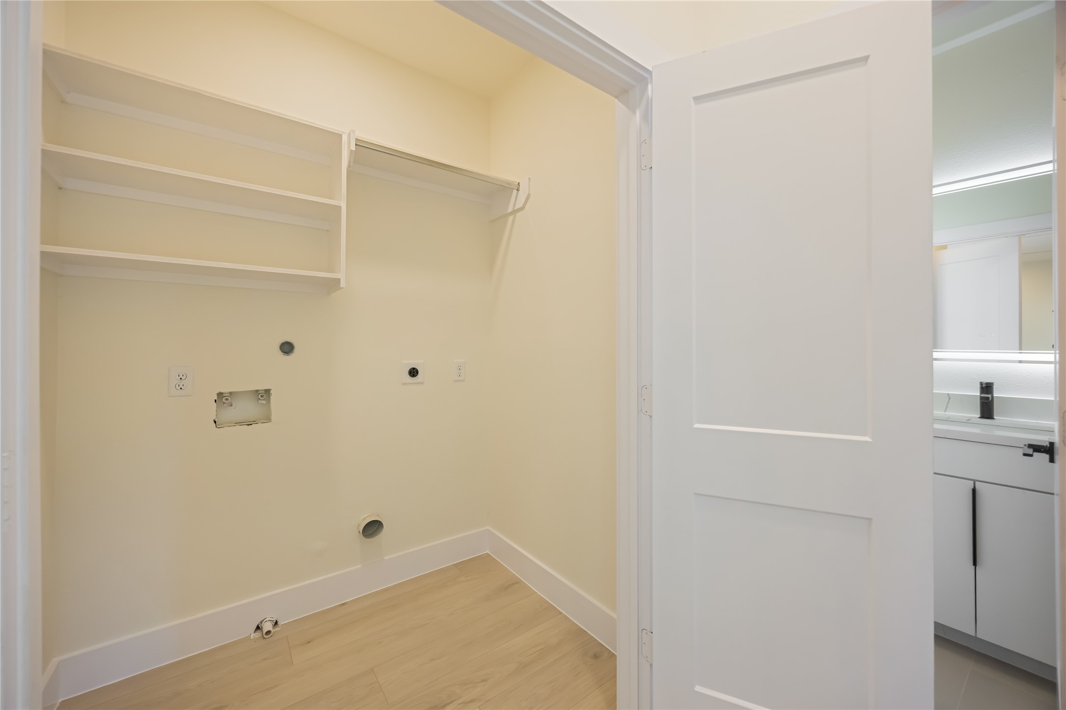 7125 England Street Houston, TX 77021 - Photo 17 of 28 a view of an empty room