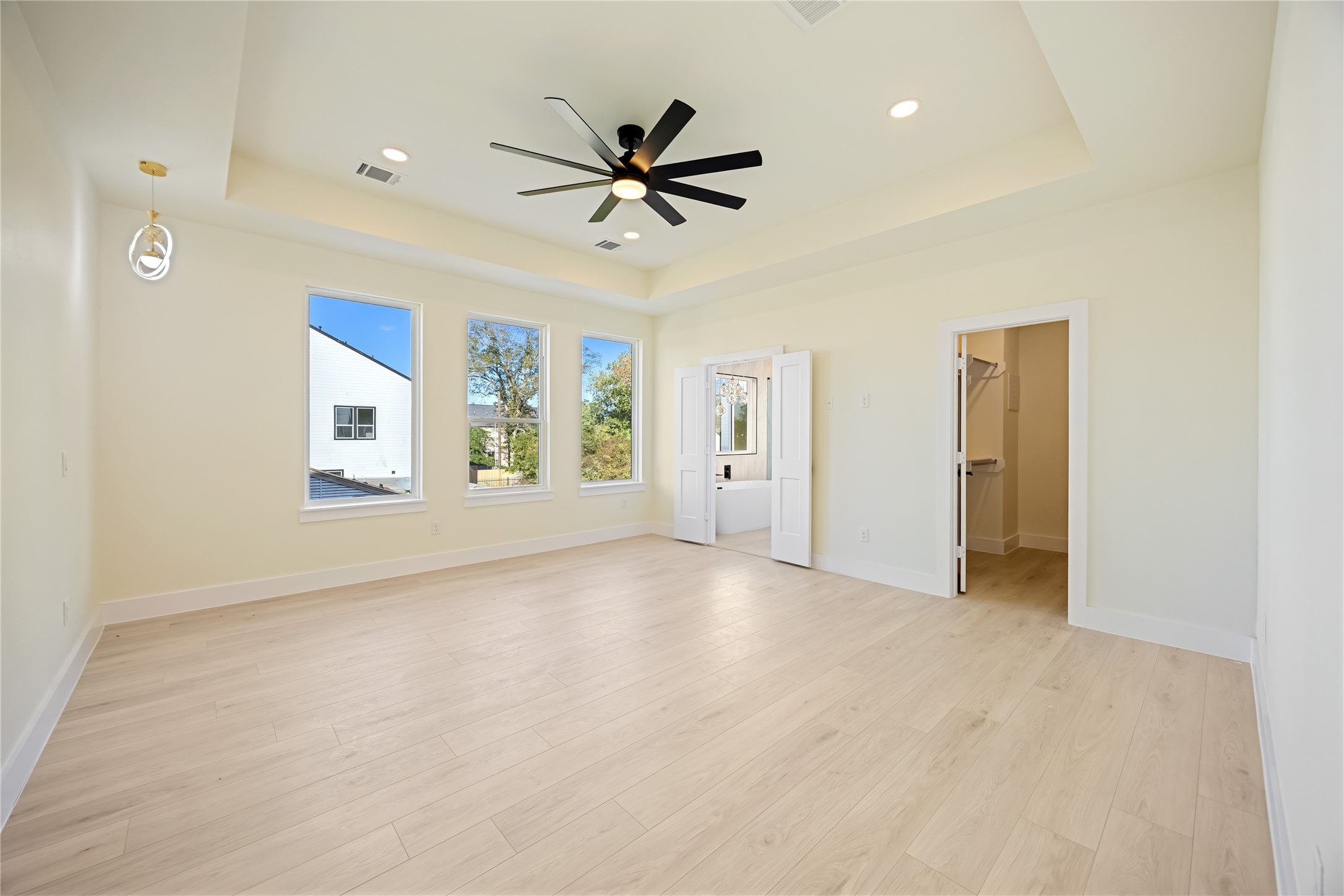 7125 England Street Houston, TX 77021 - Photo 19 of 28 a view of an empty room with a window