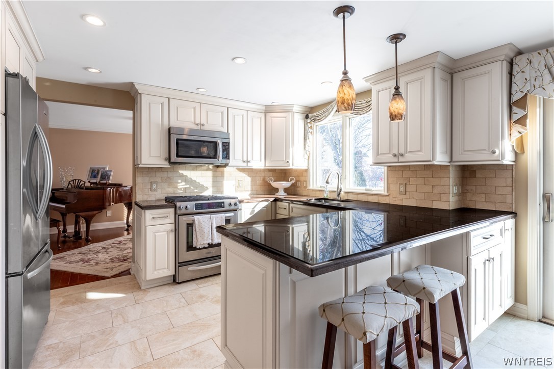 151 Wyeth Drive Amherst, NY 14068 - Photo 12 of 49