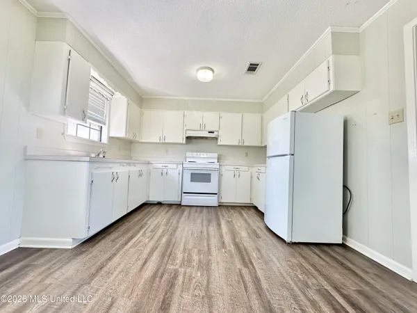 $219,900 | 4343 Eagle Lake Shore Road, Vicksburg, MS 39183