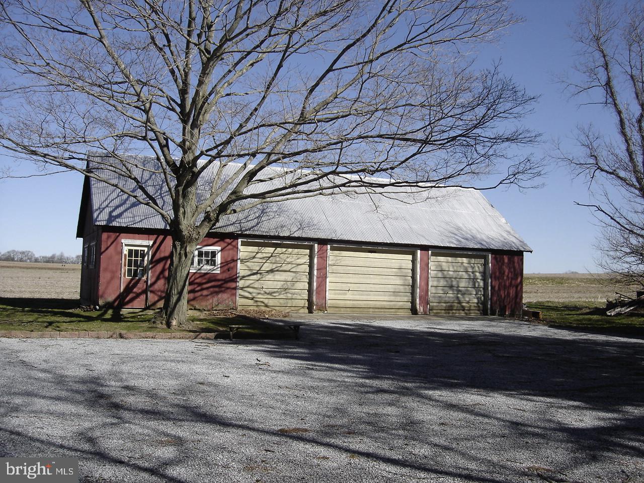 285 Diament Road Bridgeton, NJ 08302 - Photo 6 of 18 3+ - Car Garage