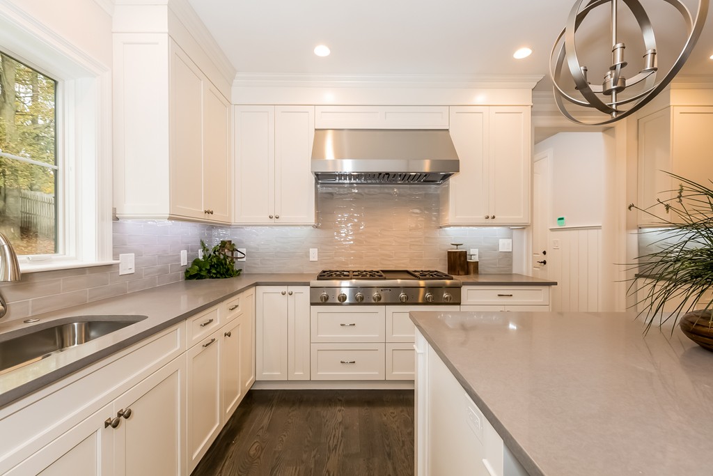 27 Warren Road Newton, MA 02468 - Photo 11 of 28