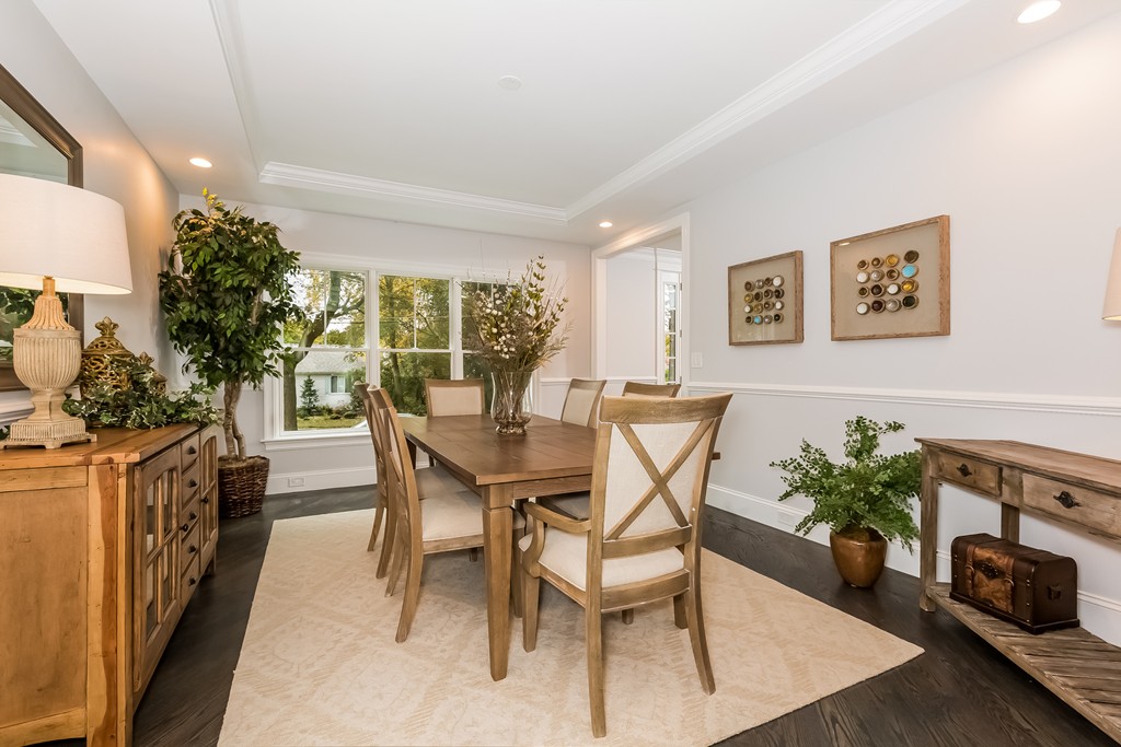 27 Warren Road Newton, MA 02468 - Photo 6 of 28
