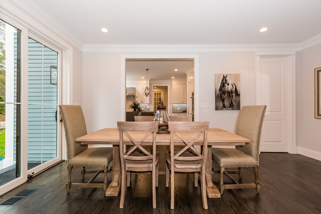 27 Warren Road Newton, MA 02468 - Photo 7 of 28