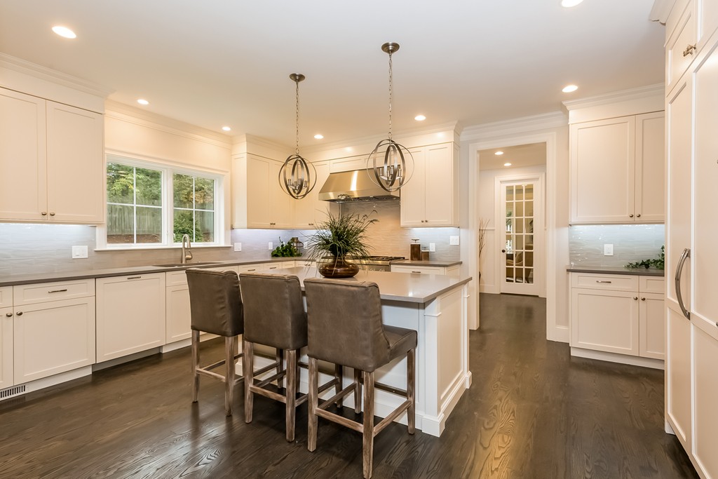 27 Warren Road Newton, MA 02468 - Photo 9 of 28