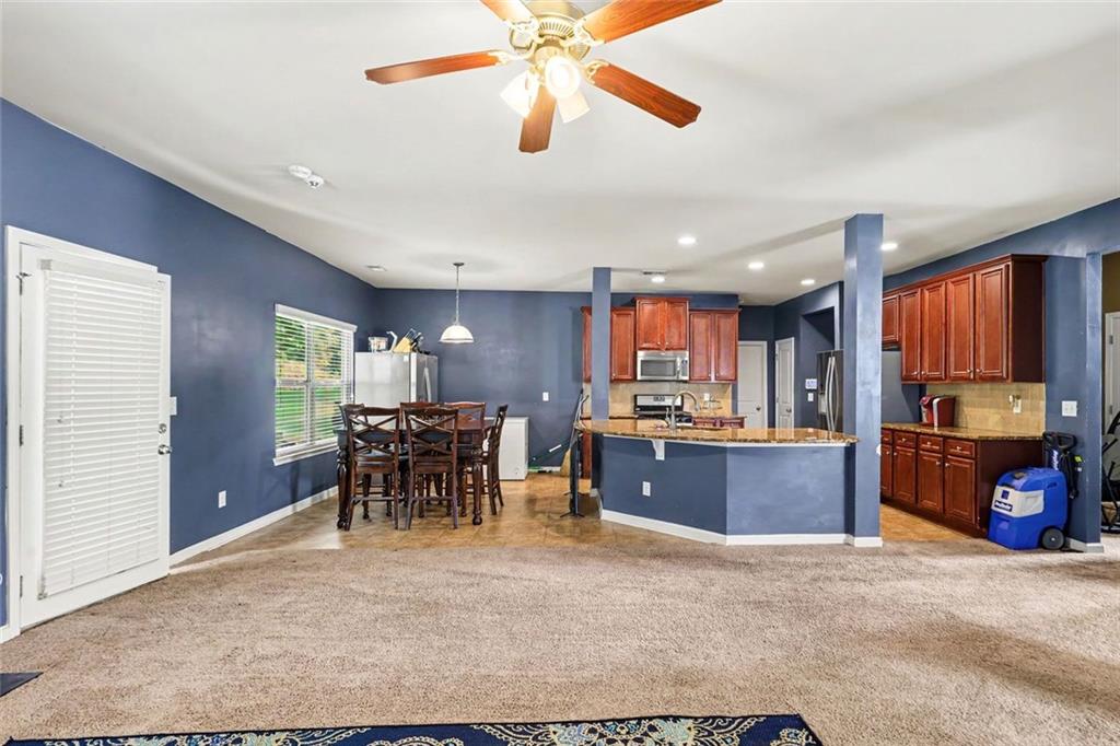 605 Stream Court Fairburn, GA 30213 - Photo 8 of 31