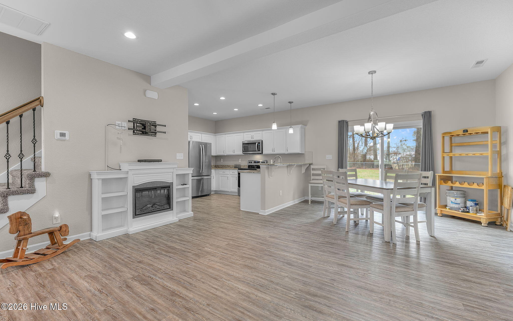 102 Creekmore Road Currituck, NC 27929 - Photo 4 of 28 Living area