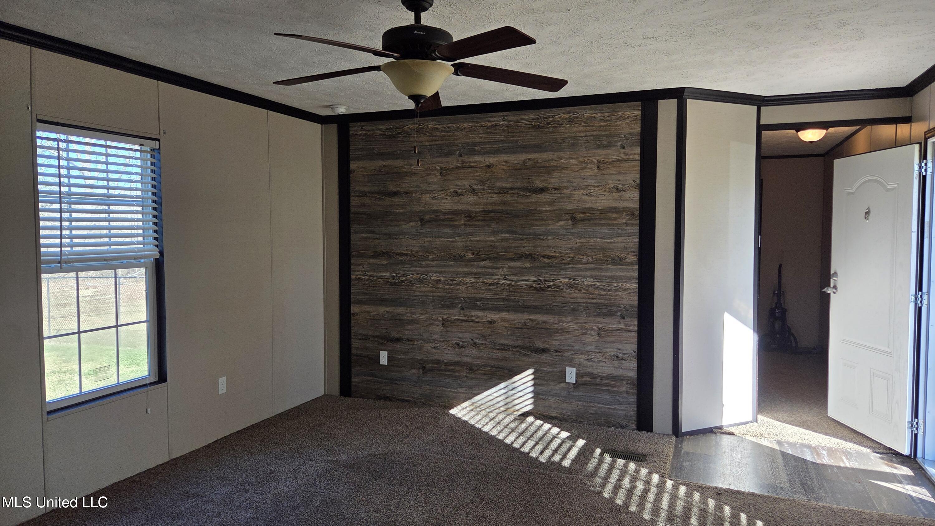 2145 Tommy Ford Road Utica, MS 39175 - Photo 3 of 11 2145 Tommy Ford Living Room