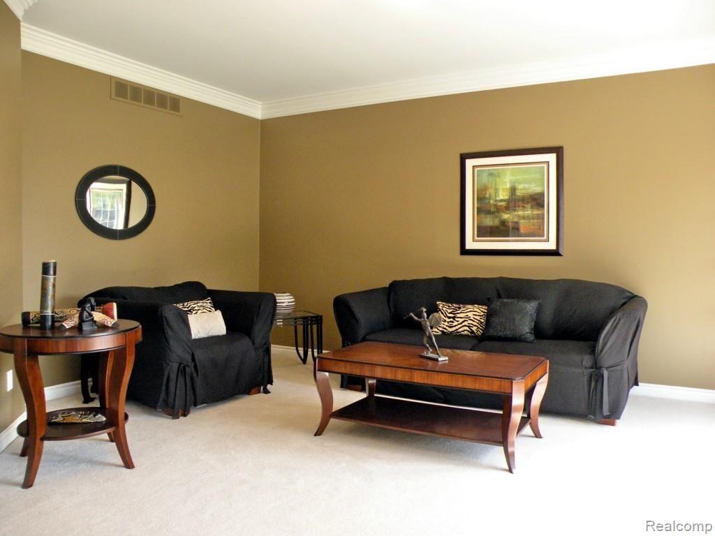 3552 Heron Ridge Drive Rochester, MI 48309 - Photo 12 of 29 Living Room
