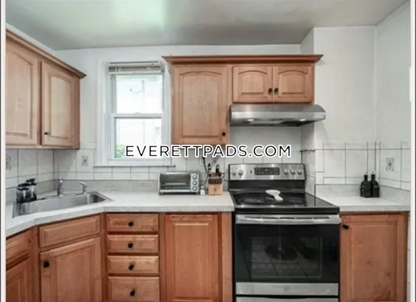 $1,000 | 121 Hancock Street, Unit 1, Everett, MA 02149