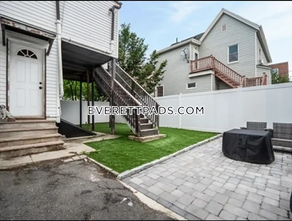 $1,000 | 121 Hancock Street, Unit 1, Everett, MA 02149