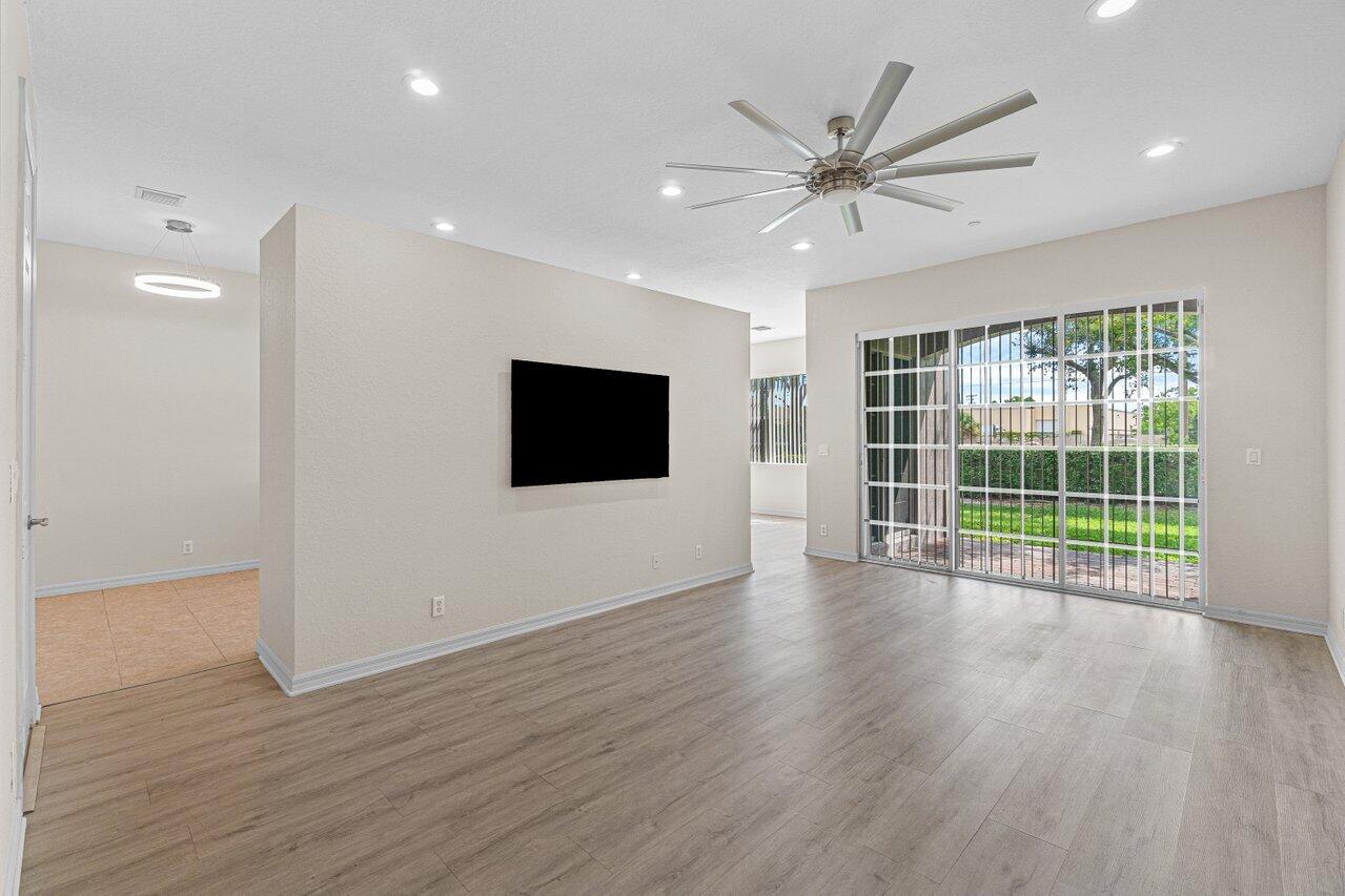 57 Lancaster Road Boynton Beach, FL 33426 - Photo 6 of 32 006-57LancasterRoad-BoyntonBeach-FL-3342