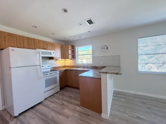 $1,650 | 2600 Southeast Ocean Boulevard, Unit Y15, Stuart, FL 34996