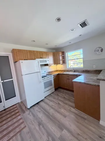 $1,650 | 2600 Southeast Ocean Boulevard, Unit Y15, Stuart, FL 34996