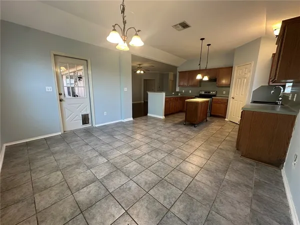 $2,200 | 1002 La Mirada Street, Portland, TX 78374
