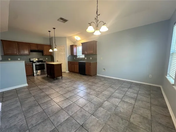 $2,200 | 1002 La Mirada Street, Portland, TX 78374