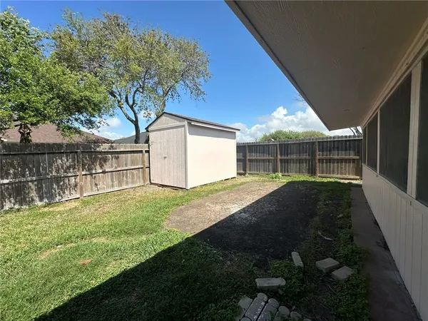 $2,200 | 1002 La Mirada Street, Portland, TX 78374
