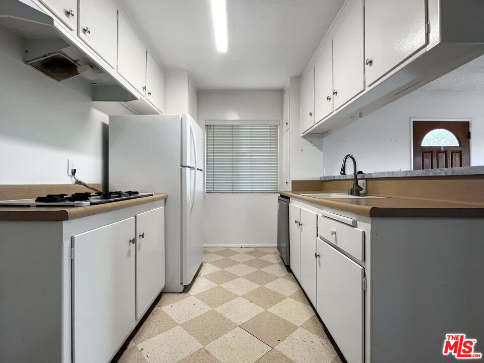 7851 West Talbert Street Playa del Rey, CA 90293 - Photo 10 of 12 Gallery Image 10