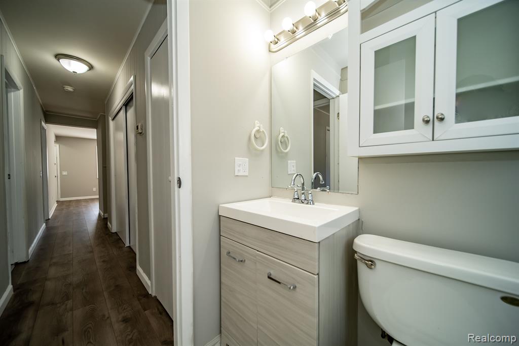 8233 Stephens Center Line, MI 48015 - Photo 29 of 48 Gallery Image 29