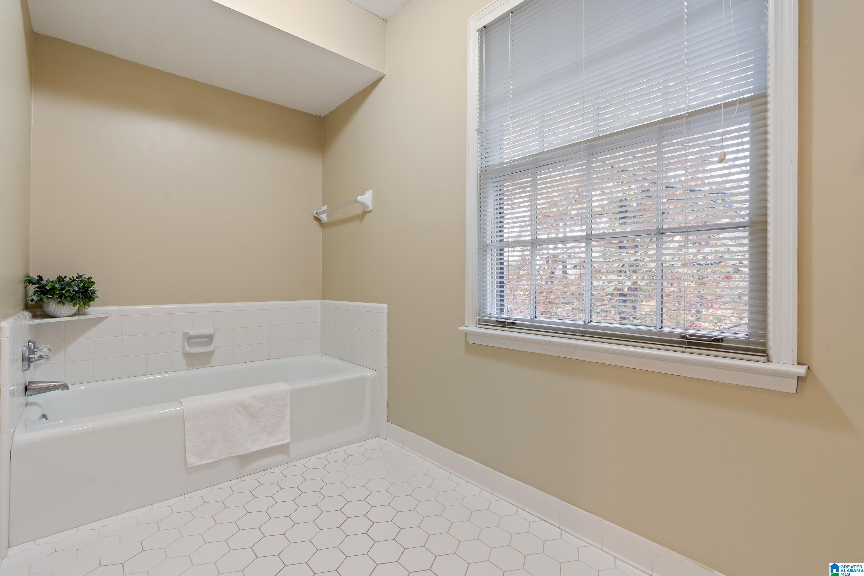 2023 Club Road Birmingham, AL 35244 - Photo 33 of 79