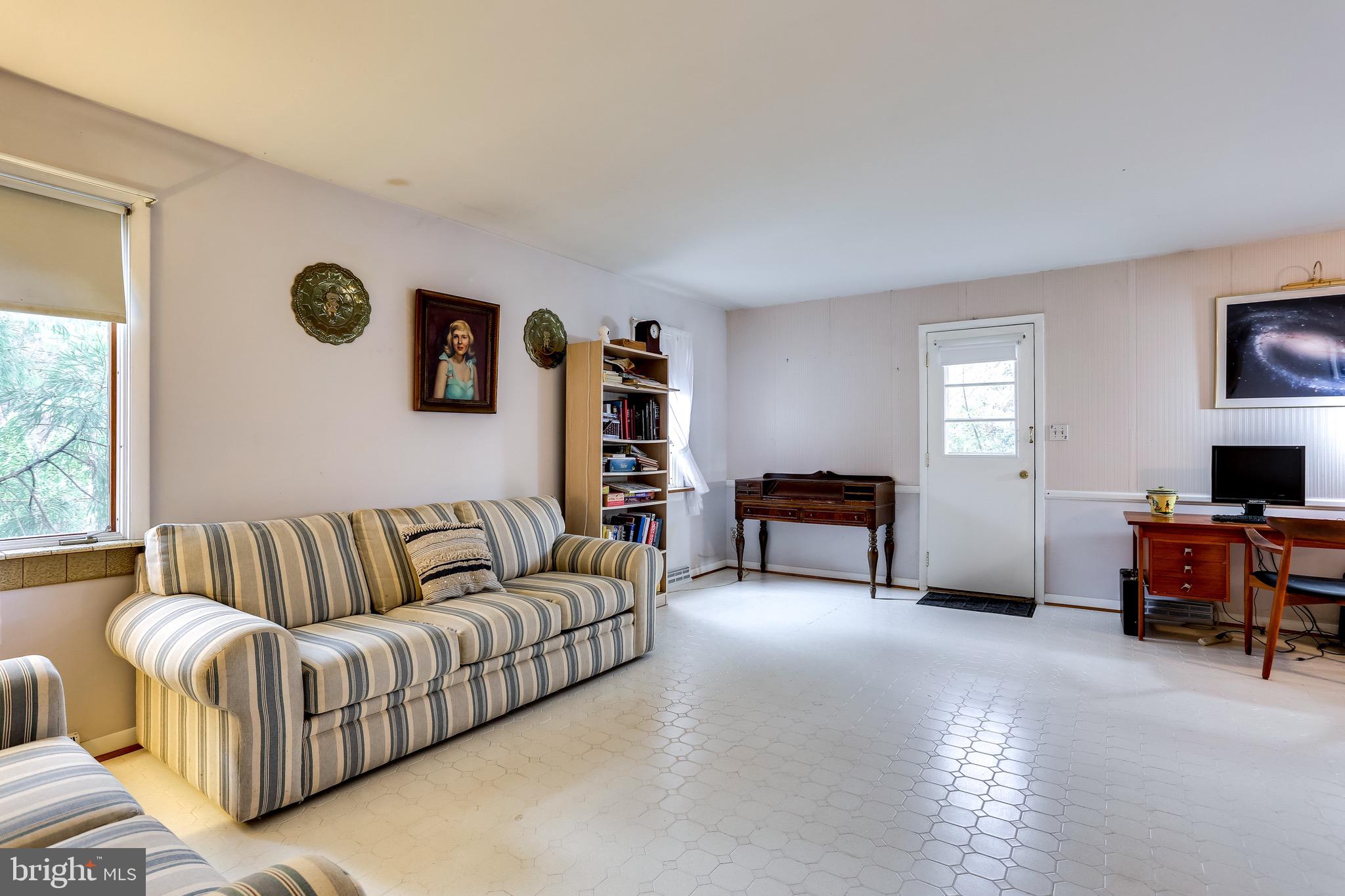 1505 Frederick Road Catonsville, MD 21228 - Photo 4 of 34 Family Room
