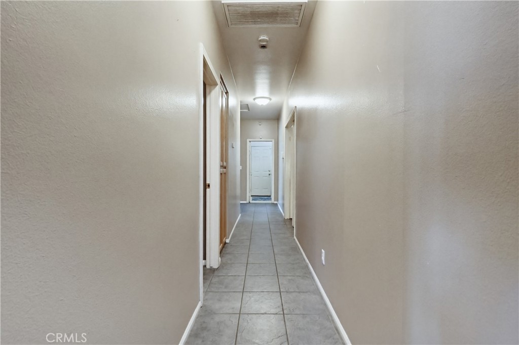 7735 Ridgeview Lane Whittier, CA 90606 - Photo 25 of 47 a view of a hallway