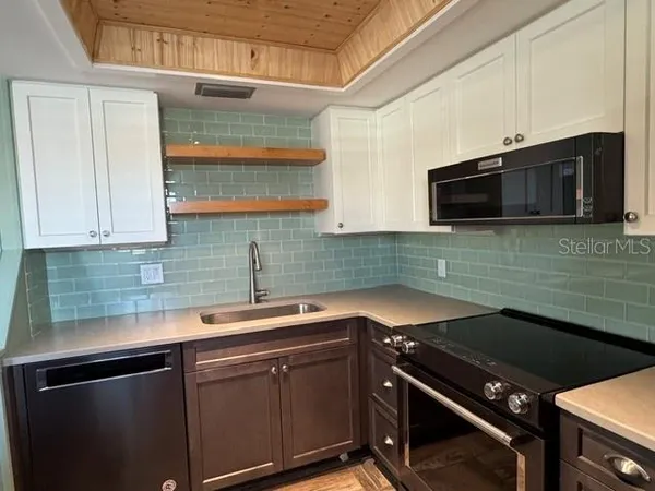 $1,700 | 300 Base Avenue East, Unit 111, Venice, FL 34285
