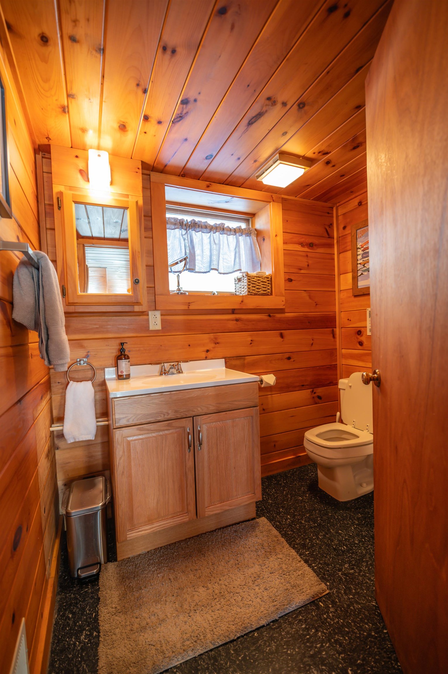 891 Sheldon Hill Road Wardsboro, VT 05360 - Photo 4 of 23