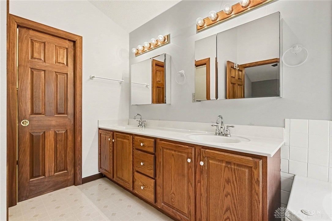 91 Settlemyre Road Oregonia, OH 45054 - Photo 24 of 29 Gallery Image 24