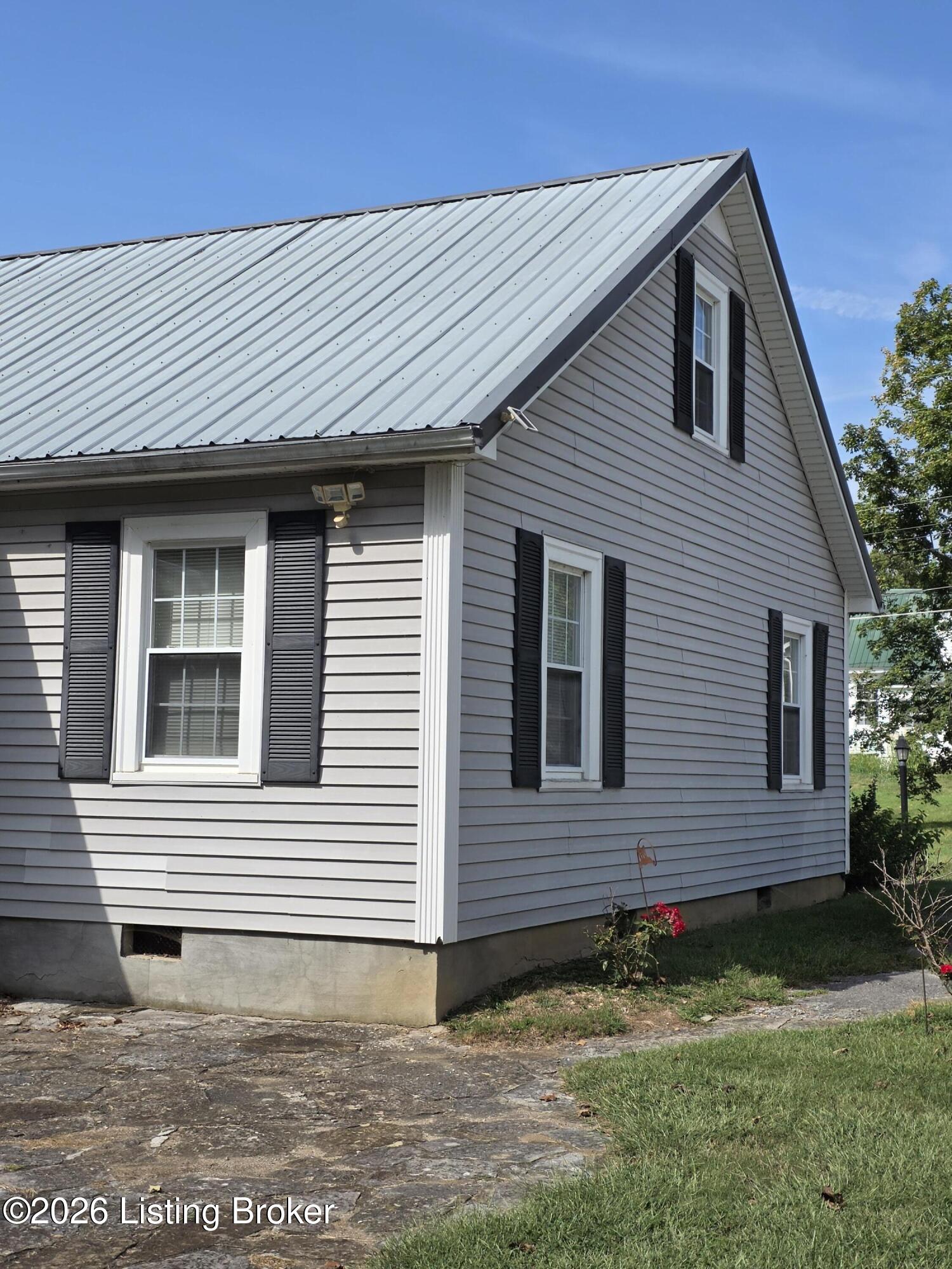 115 Perry Street Bloomfield, KY 40008 - Photo 9 of 39 20260921_145352