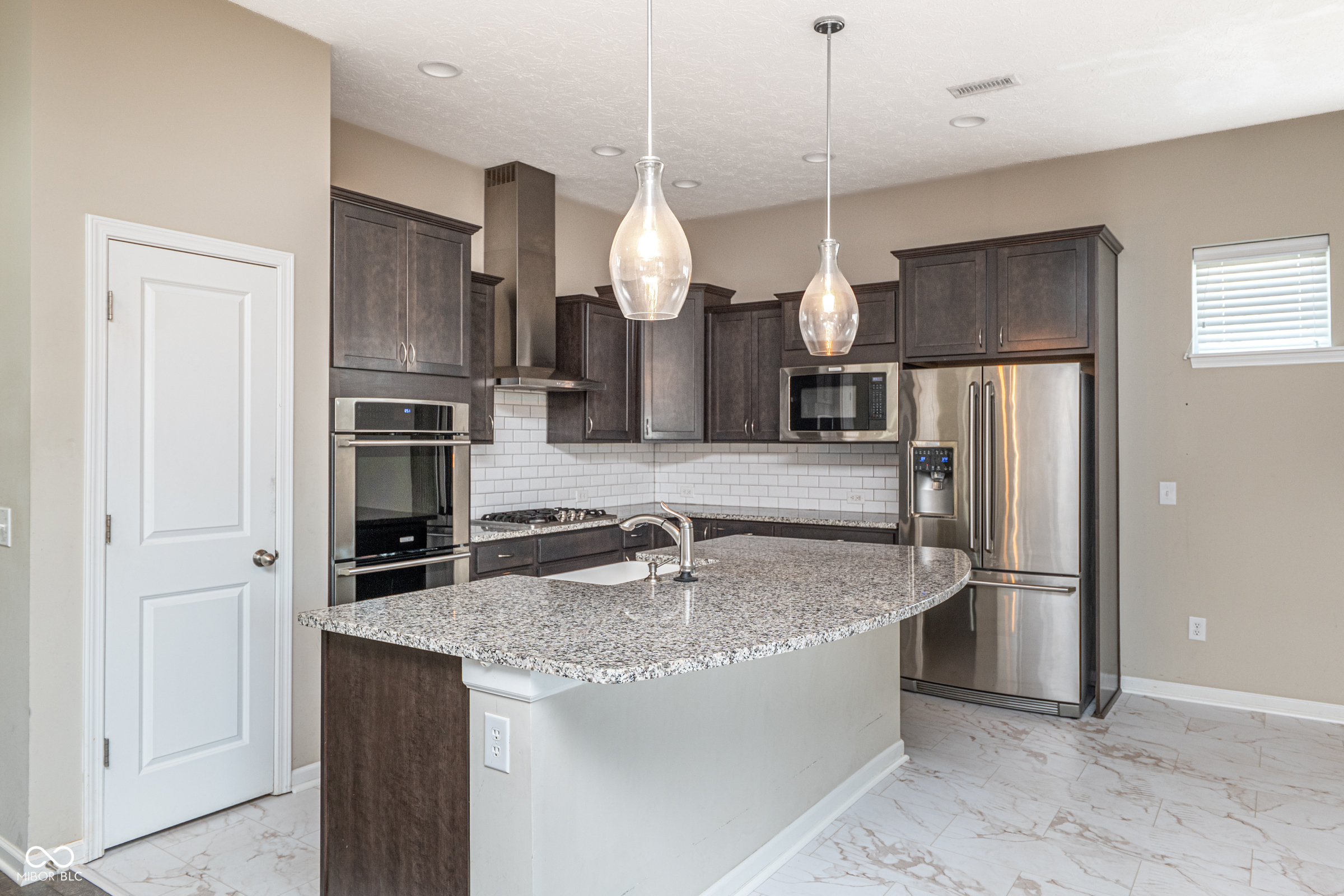 9124 Hawkins Road Indianapolis, IN 46216 - Photo 10 of 30