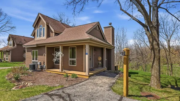 $257,500 | 120 Walnut Hill Drive, Galena, IL 61036