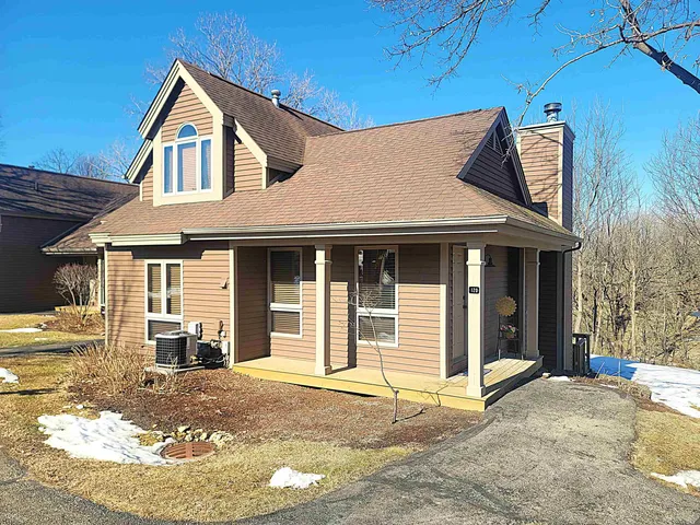 $257,500 | 120 Walnut Hill Drive, Galena, IL 61036