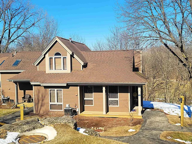 $257,500 | 120 Walnut Hill Drive, Galena, IL 61036
